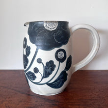 Load image into Gallery viewer, Momoko Otani OM20 - black flower jug
