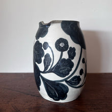 Load image into Gallery viewer, Momoko Otani OM20 - black flower jug
