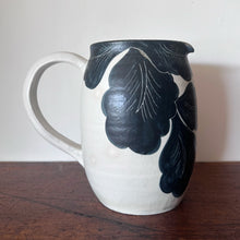 Load image into Gallery viewer, Momoko Otani OM20 - black flower jug
