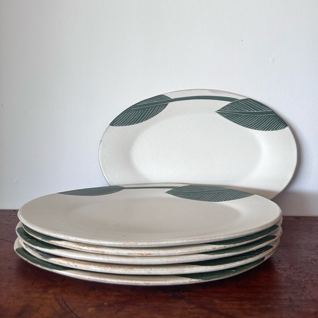 Momoko Otani OM2 - banana leaf oval rimmed plate