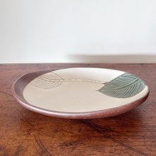 Load image into Gallery viewer, Momoko Otani OM5 - banana leaf boat dish medium
