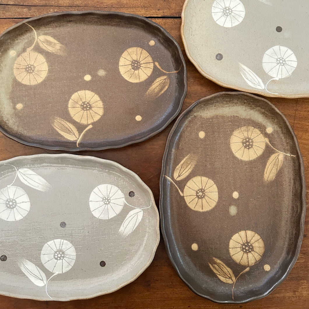 three flower stoneware dish