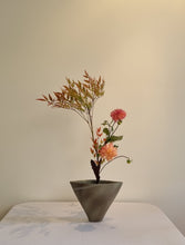 Load image into Gallery viewer, Ikebana workshop with Yukiko Taki
