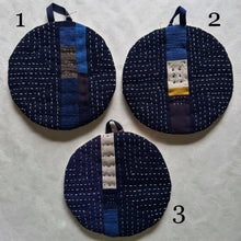 Load image into Gallery viewer, sashiko pot holders CIRCLE
