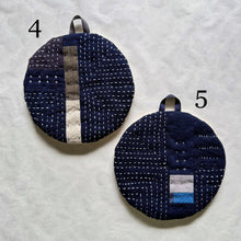 Load image into Gallery viewer, sashiko pot holders CIRCLE
