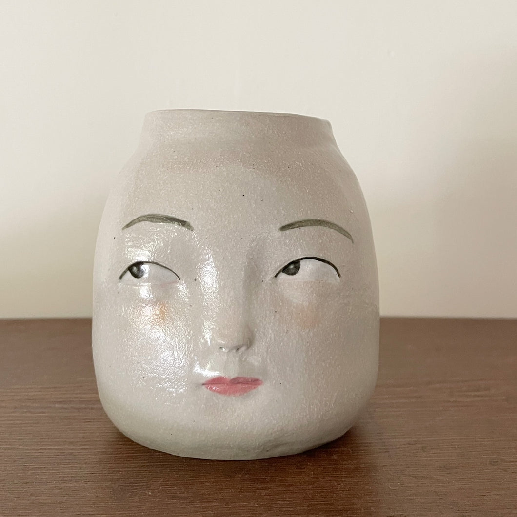 Dai Li Stoneware face vase 1