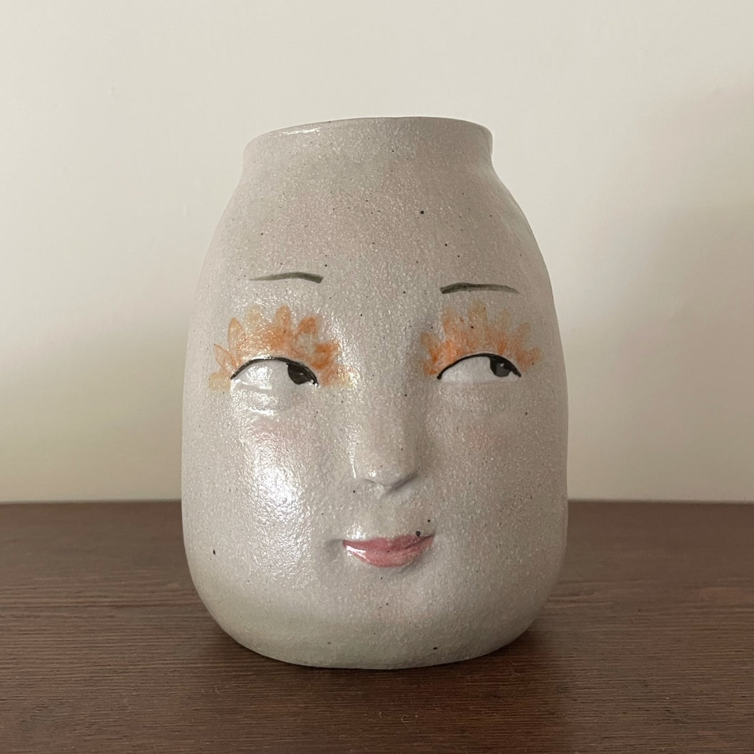 Dai Li Stoneware face vase 4